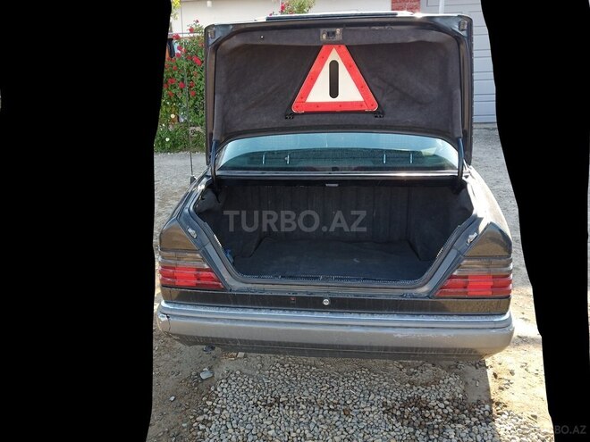 Mercedes E 300 1994, 334,000 km - 0.3 l - Bakı