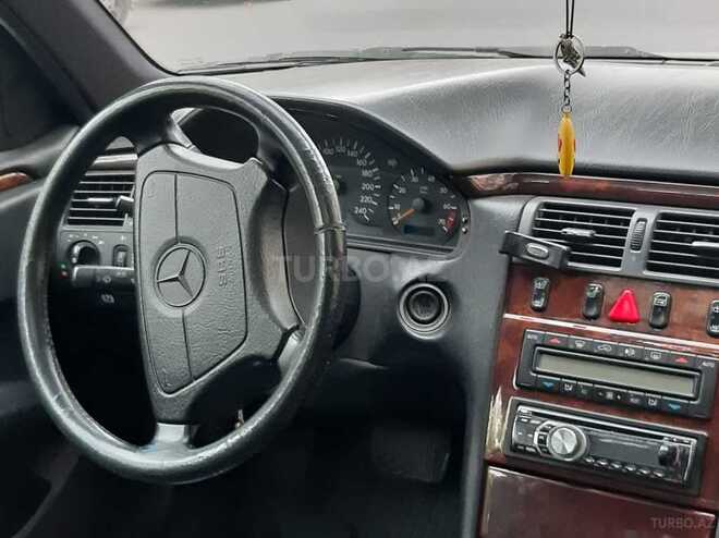 Mercedes E 200 1997, 338,755 km - 2.0 l - Bakı