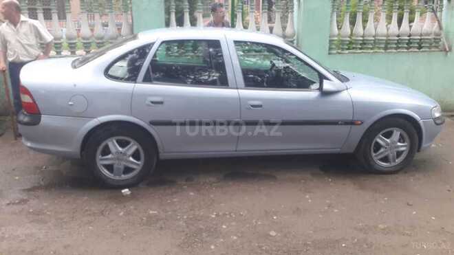 Opel Vectra 1998, 245,000 km - 1.6 l - Masallı