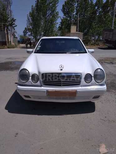 Mercedes E 240 1998, 206,700 km - 2.4 l - Bakı