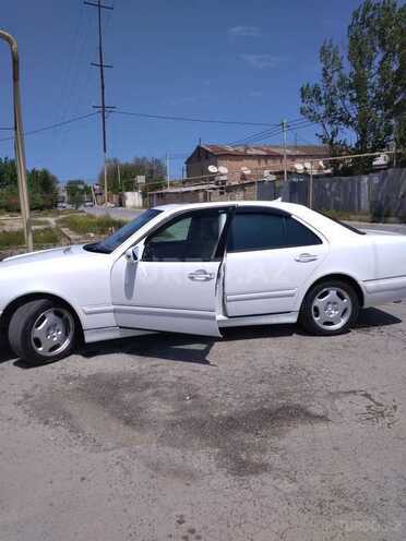 Mercedes E 240 1998, 206,700 km - 2.4 l - Bakı