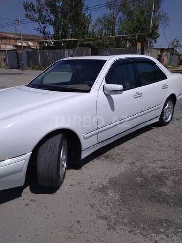Mercedes E 240 1998, 206,700 km - 2.4 l - Bakı