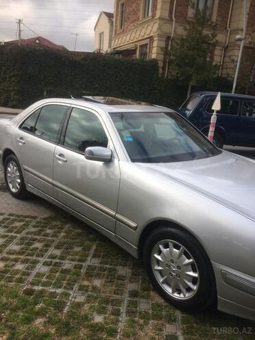 Mercedes E 240 2000, 220,000 km - 2.4 l - Bakı