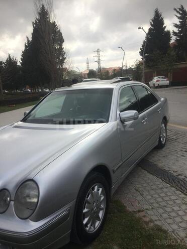 Mercedes E 240 2000, 220,000 km - 2.4 l - Bakı