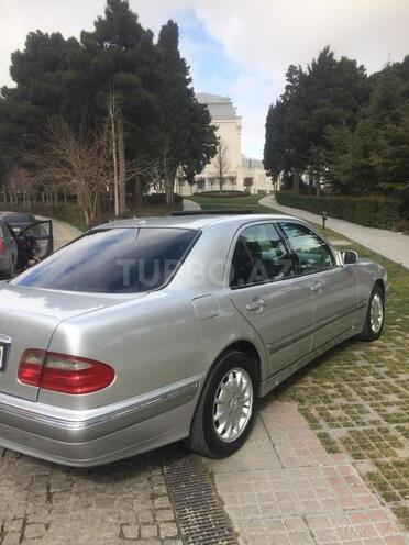 Mercedes E 240 2000, 220,000 km - 2.4 l - Bakı