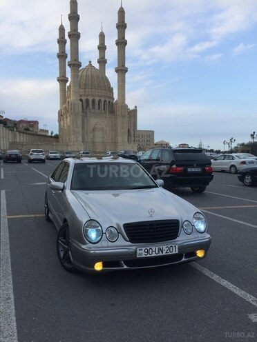 Mercedes E 270 2001, 207,000 km - 2.7 l - Bakı