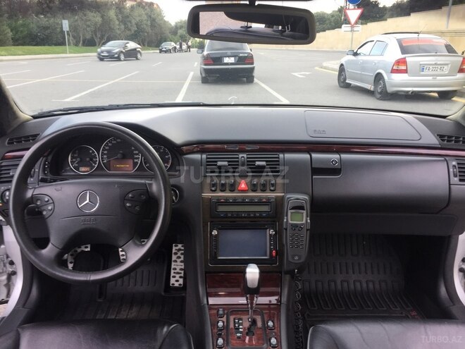 Mercedes E 270 2001, 207,000 km - 2.7 l - Bakı