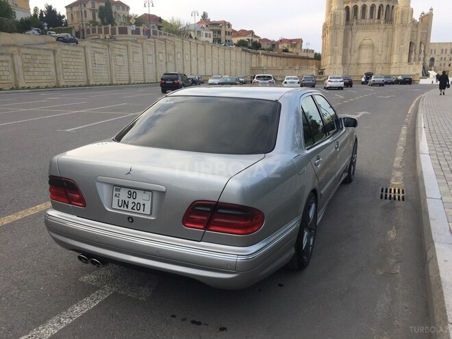 Mercedes E 270 2001, 207,000 km - 2.7 l - Bakı