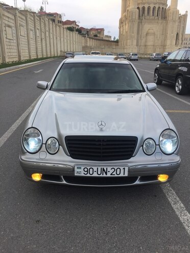 Mercedes E 270 2001, 207,000 km - 2.7 l - Bakı