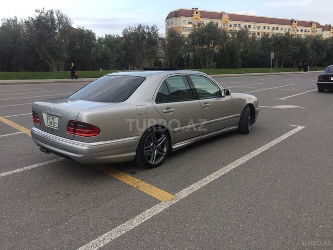 Mercedes E 270 2001, 207,000 km - 2.7 l - Bakı