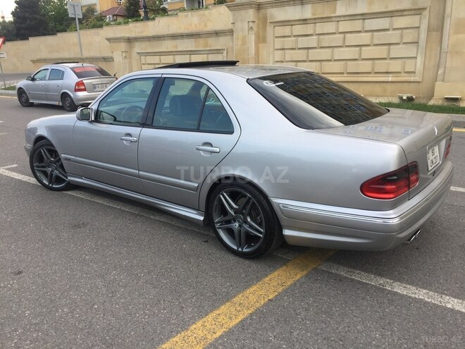 Mercedes E 270 2001, 207,000 km - 2.7 l - Bakı