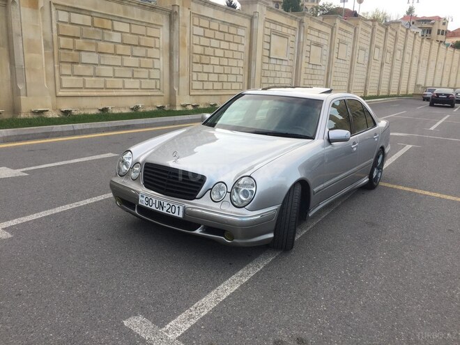 Mercedes E 270 2001, 207,000 km - 2.7 l - Bakı