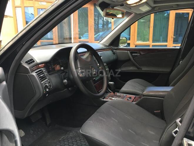 Mercedes E 220 2001, 287,000 km - 2.2 л - Sumqayıt