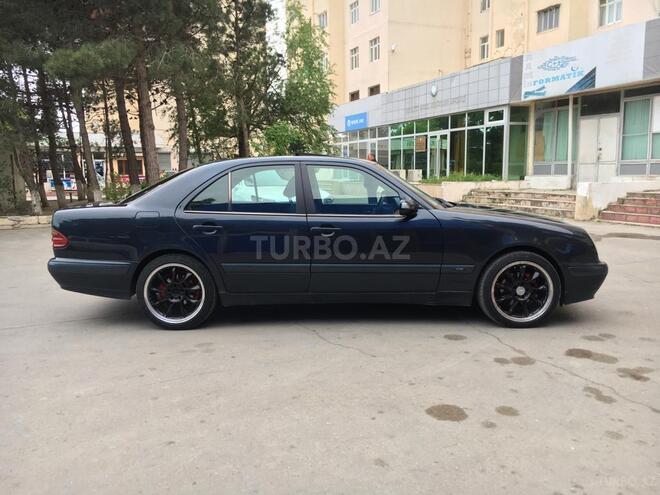 Mercedes E 220 2001, 287,000 km - 2.2 л - Sumqayıt