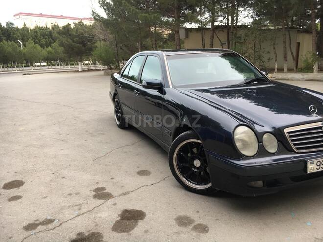 Mercedes E 220 2001, 287,000 km - 2.2 л - Sumqayıt