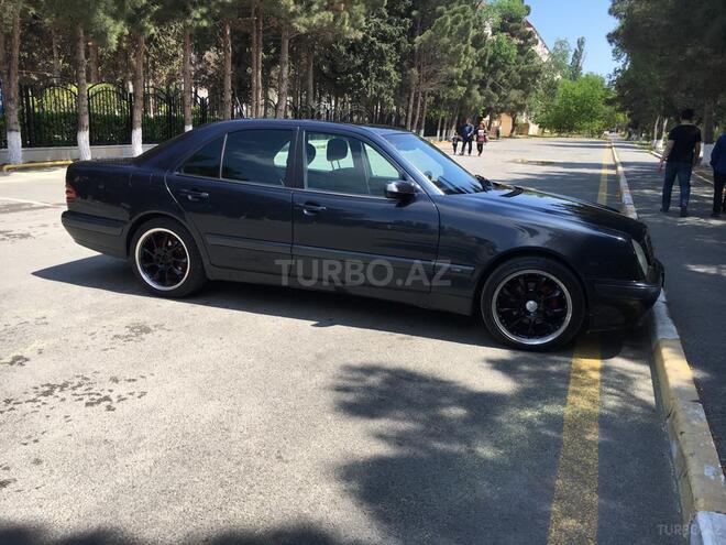 Mercedes E 220 2001, 287,000 km - 2.2 л - Sumqayıt