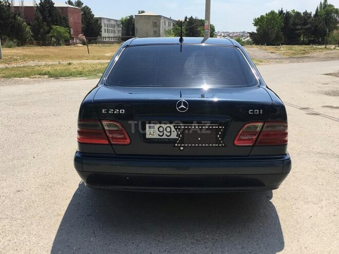 Mercedes E 220 2001, 287,000 km - 2.2 л - Sumqayıt