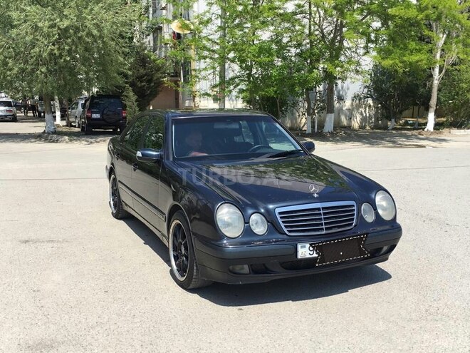 Mercedes E 220 2001, 287,000 km - 2.2 л - Sumqayıt