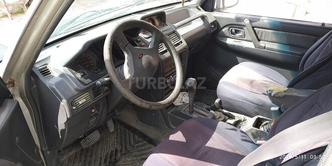 Mitsubishi Pajero 1992, 250,000 km - 3.5 л - Bakı