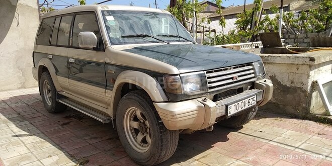 Mitsubishi Pajero 1992, 250,000 km - 3.5 л - Bakı
