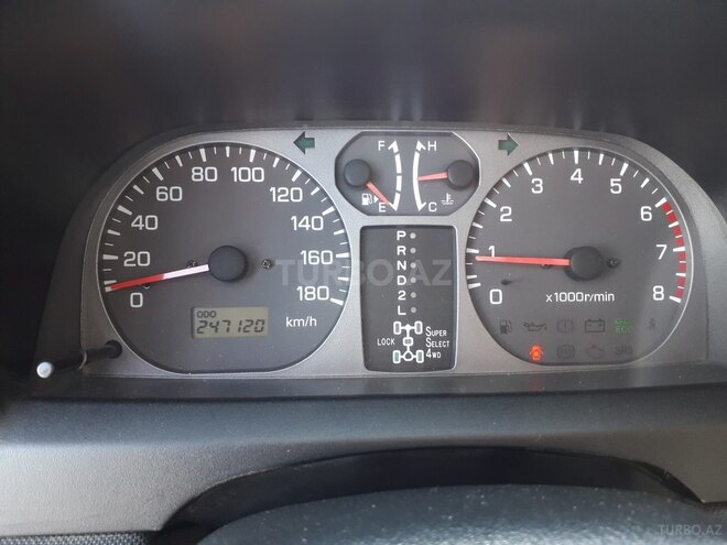 Mitsubishi Pajero io 2000, 248,000 km - 2.0 l - Bakı