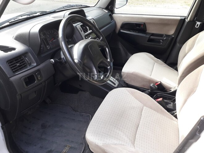 Mitsubishi Pajero io 2000, 248,000 km - 2.0 l - Bakı