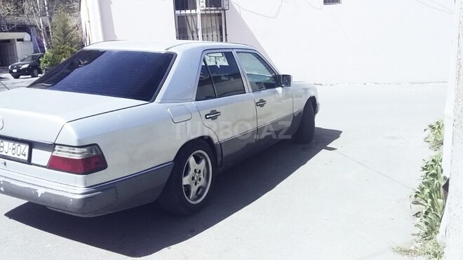 Mercedes E 200 1992, 350,000 km - 2.0 l - Bakı