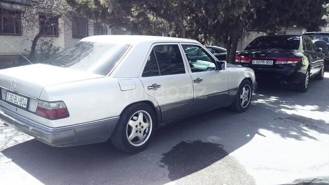 Mercedes E 200 1992, 350,000 km - 2.0 l - Bakı