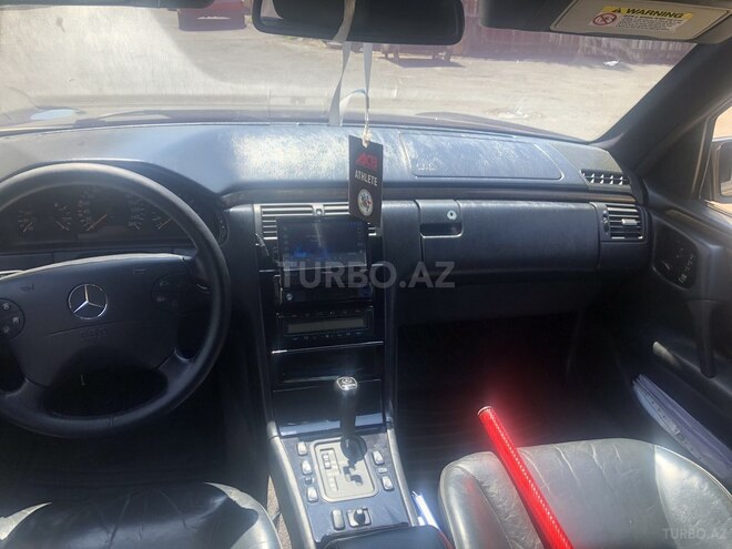 Mercedes E 320 2001, 280,000 km - 3.2 l - Bakı