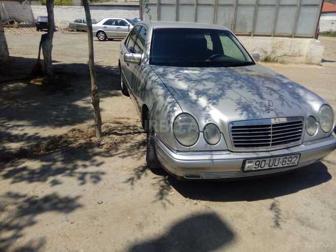 Mercedes E 240 1999, 258,810 km - 2.4 л - Bakı