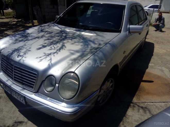 Mercedes E 240 1999, 258,810 km - 2.4 л - Bakı
