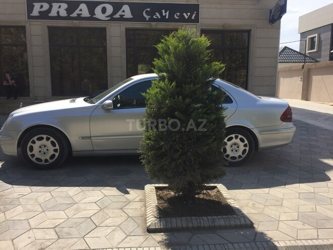 Mercedes E 220 2004, 290,000 km - 2.2 л - Gəncə