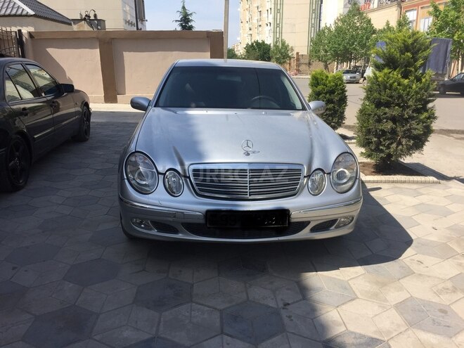 Mercedes E 220 2004, 290,000 km - 2.2 л - Gəncə