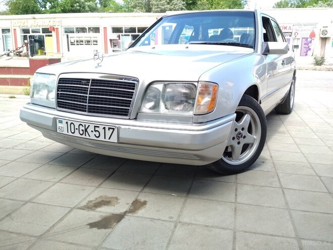 Mercedes E 200 1986, 302,578 km - 2.0 l - Bərdə