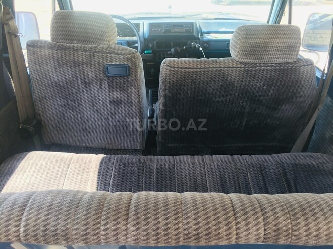 Nissan Patrol 1992, 127,543 km - 2.4 l - Bakı