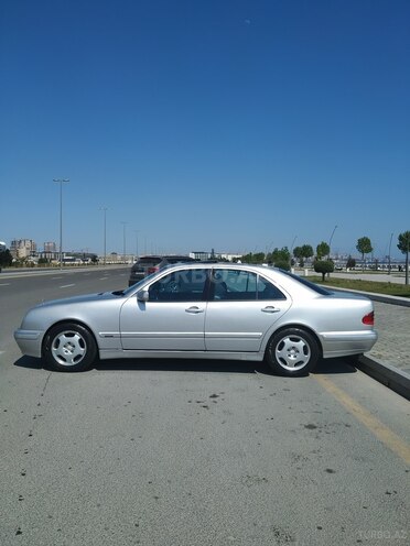 Mercedes E 320 2001, 238,000 km - 3.2 l - Bakı