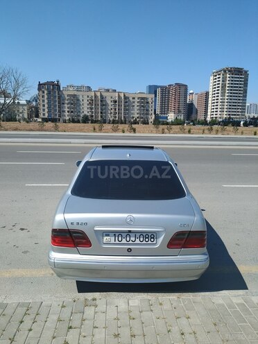 Mercedes E 320 2001, 238,000 km - 3.2 l - Bakı