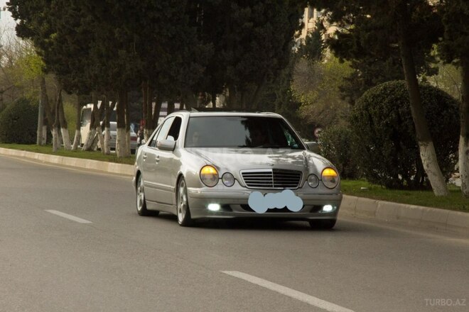 Mercedes E 220 2001, 250,000 km - 2.2 l - Sumqayıt