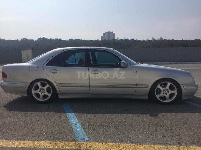 Mercedes E 220 2001, 250,000 km - 2.2 l - Sumqayıt