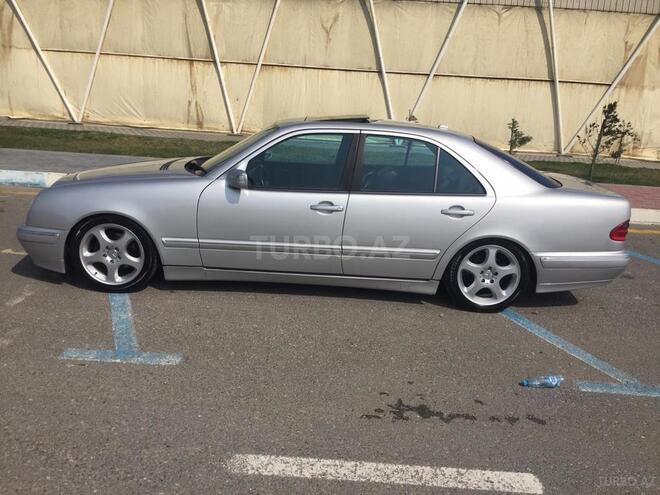 Mercedes E 220 2001, 250,000 km - 2.2 l - Sumqayıt