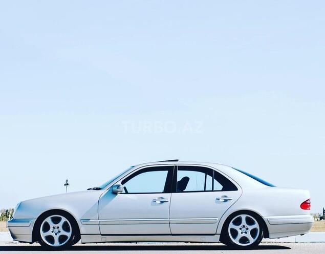 Mercedes E 220 2001, 250,000 km - 2.2 l - Sumqayıt