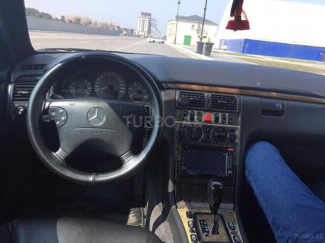 Mercedes E 220 2001, 250,000 km - 2.2 l - Sumqayıt