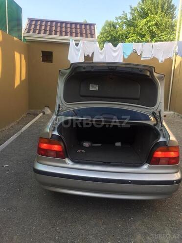 BMW 528 1999, 273,000 km - 2.8 л - Bərdə