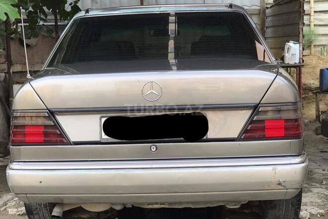 Mercedes E 250 1992, 543,576 km - 0.3 l - Bakı