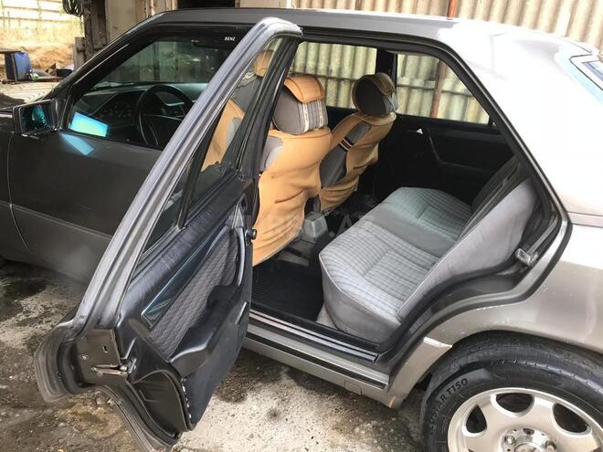 Mercedes E 250 1992, 543,576 km - 0.3 l - Bakı