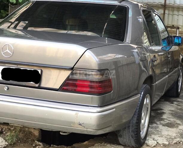 Mercedes E 250 1992, 543,576 km - 0.3 l - Bakı