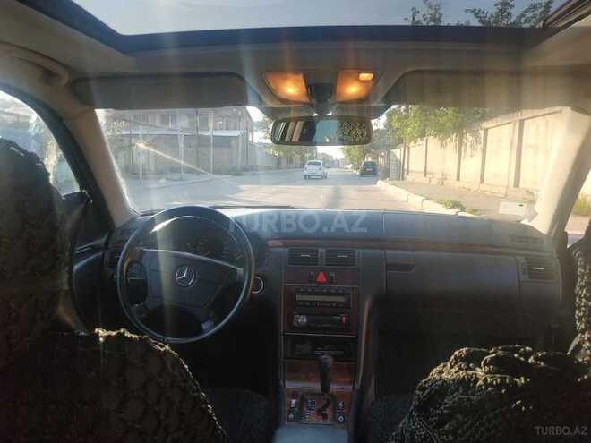 Mercedes E 240 1999, 325,000 km - 2.4 л - Bakı