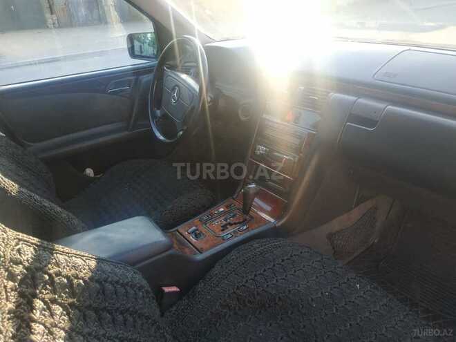 Mercedes E 240 1999, 325,000 km - 2.4 л - Bakı