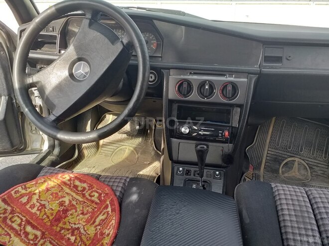 Mercedes 190 1991, 380,000 km - 2.3 л - Sumqayıt