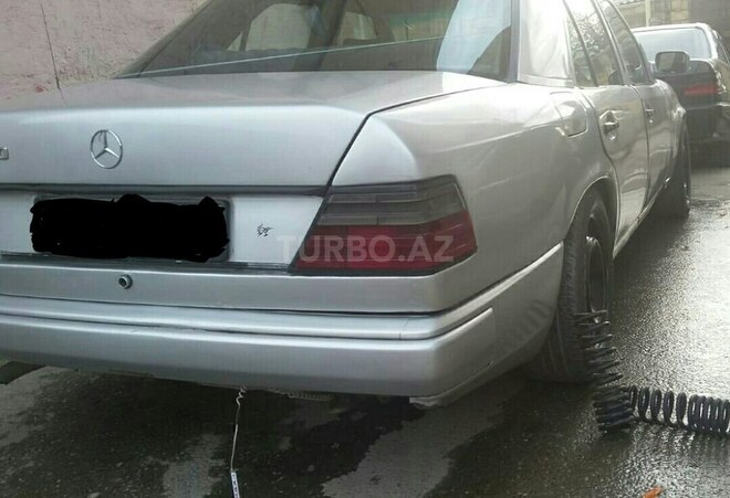 Mercedes E 230 1987, 325,498 km - 2.3 l - Bakı
